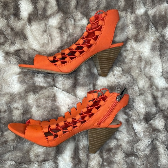 Vince Camuto coral cage heels, size 8 - Picture 3 of 8